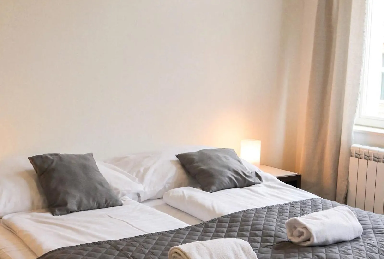 Rose Suites And Rooms Прага Чехия