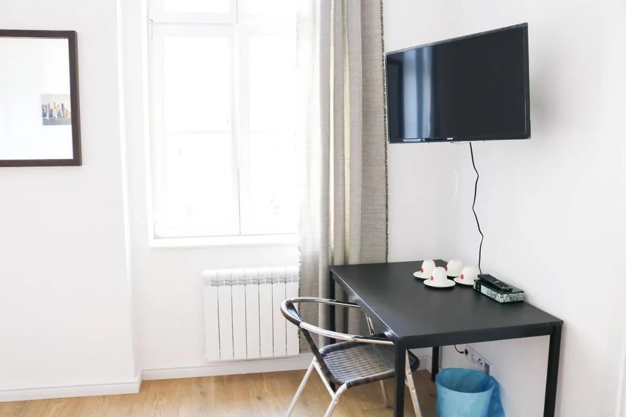 Rose Suites And Rooms Prague 3*,