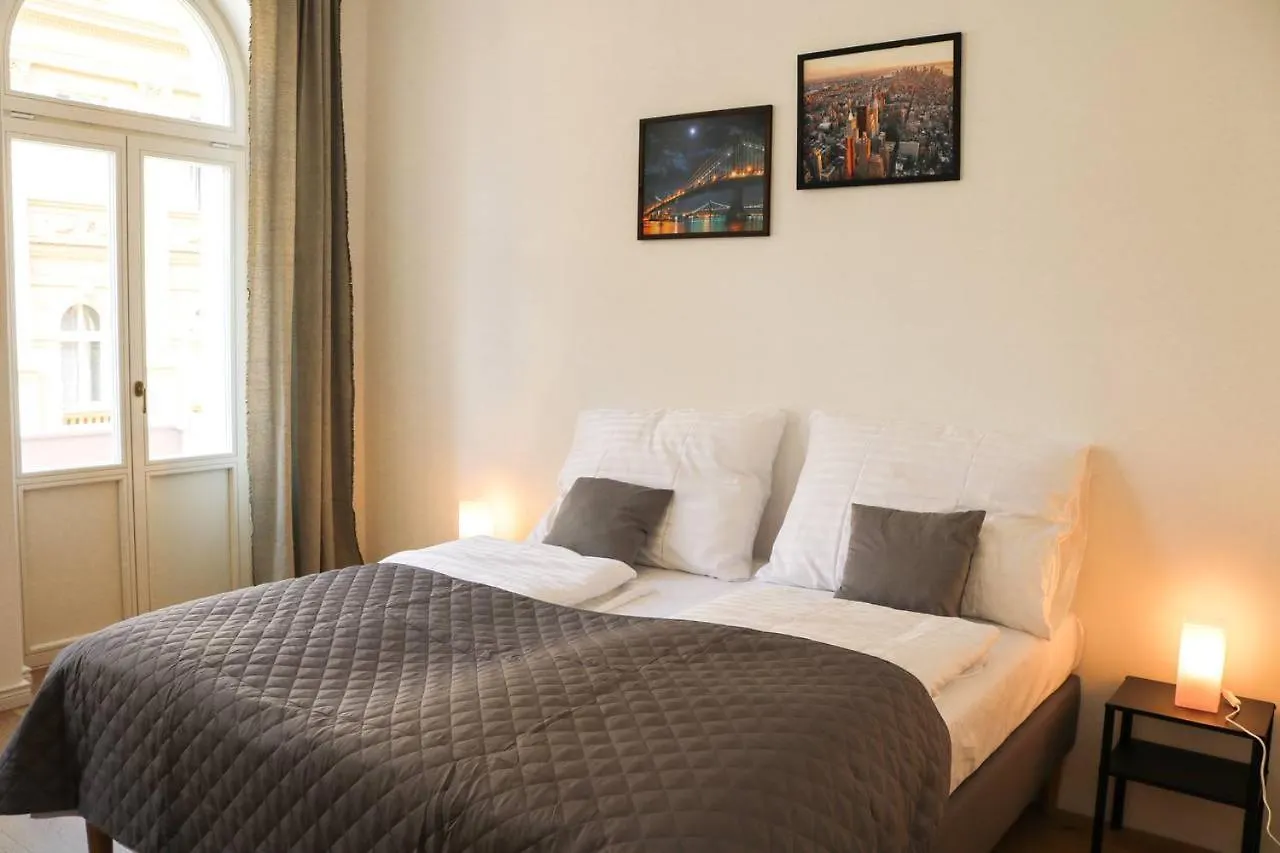 Rose Suites And Rooms プラハ